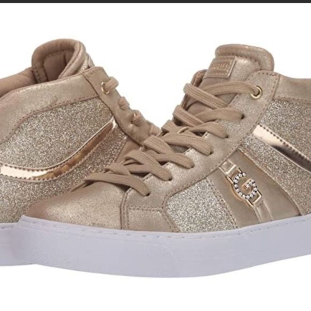 Gettie lace-up sneaker Size 7.5